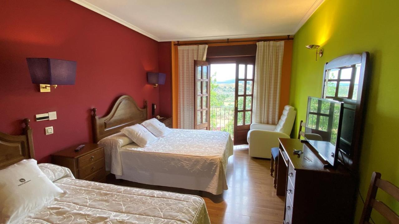 Tierra De Lobos Hotel Puebla de Sanabria Kültér fotó