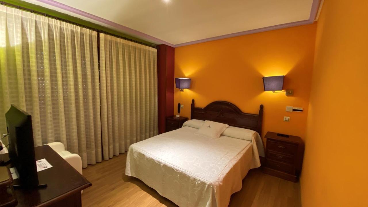 Tierra De Lobos Hotel Puebla de Sanabria Kültér fotó