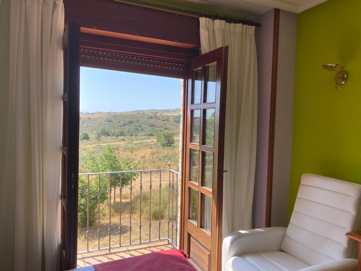 Tierra De Lobos Hotel Puebla de Sanabria Kültér fotó