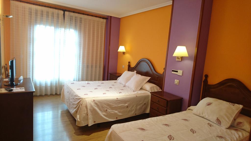 Tierra De Lobos Hotel Puebla de Sanabria Kültér fotó